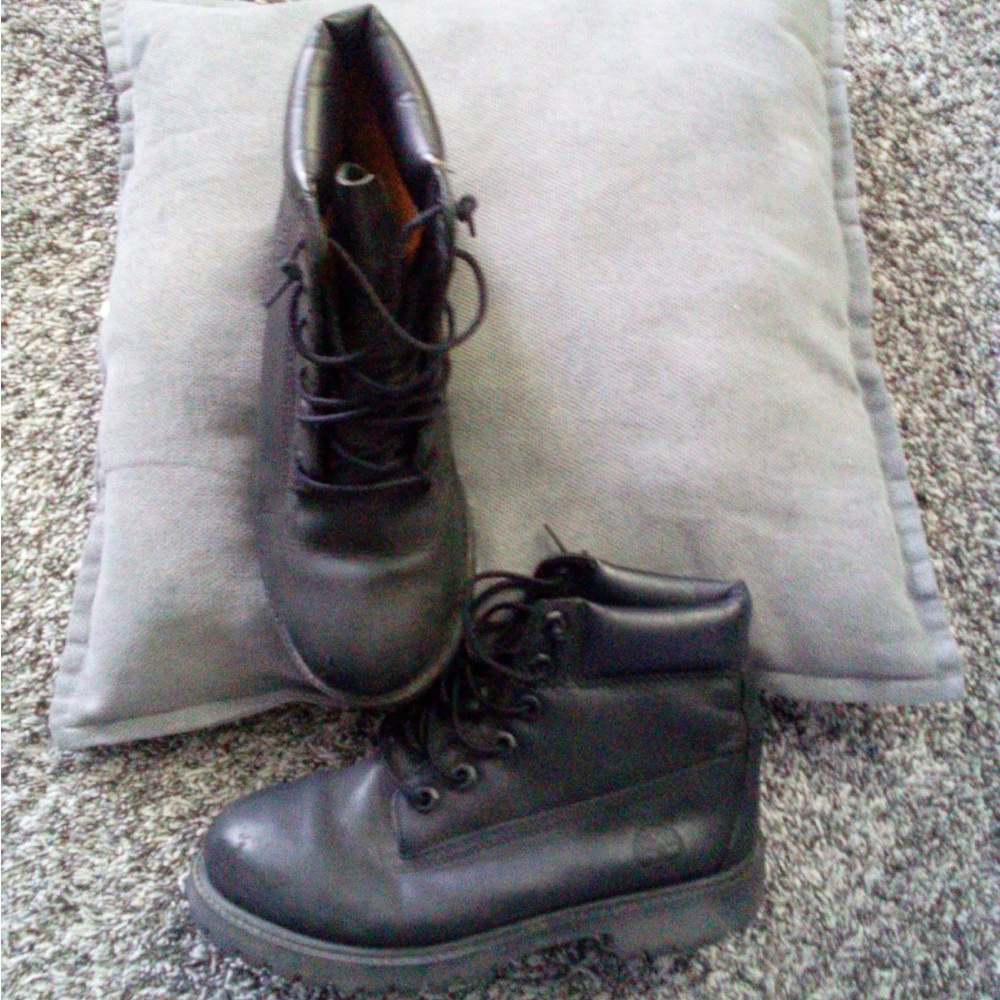 Boys Timberland Premium Boots (4.5Y)